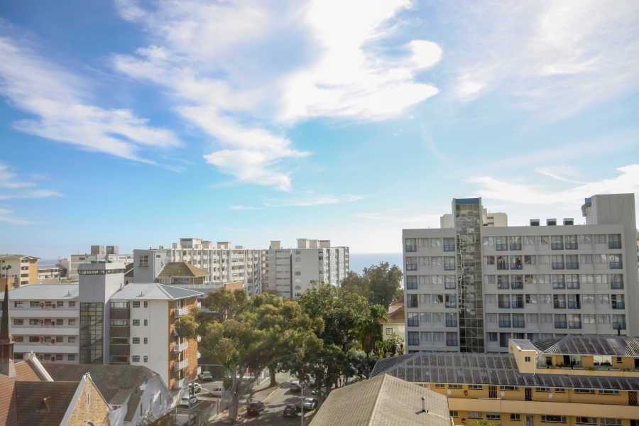 2 Bedroom Property for Sale in Sea Point Western Cape